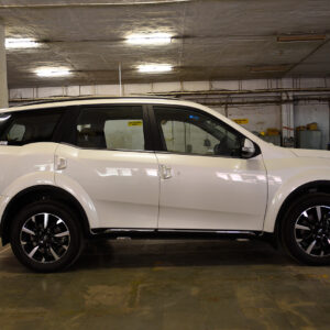 Xuv 500 (sunroof)